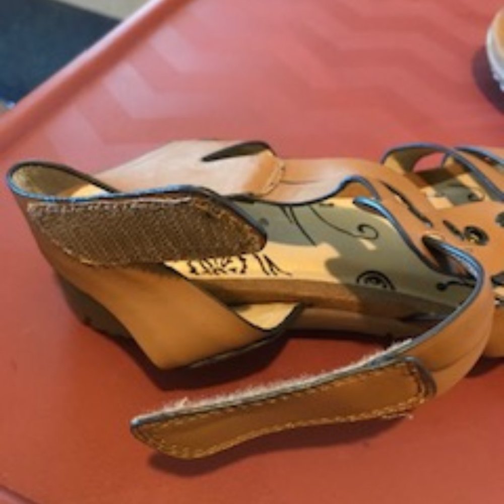 Bare Traps Sandels - image 7